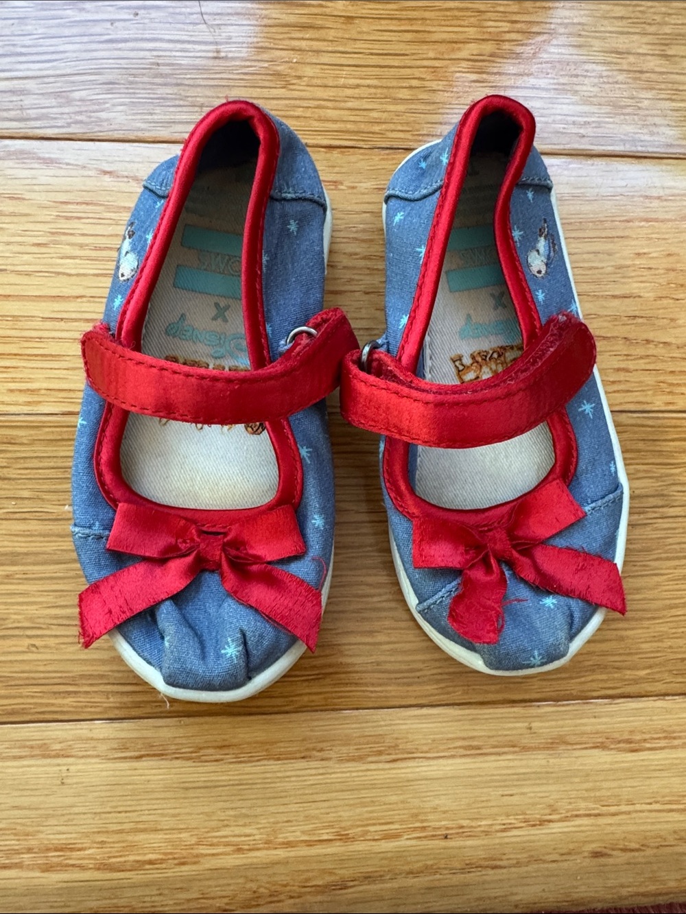 TOMS DISNEY SNOW WHITE TODDLER BABY SHOES SIZE 6